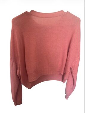 Divided Cropped Crew Neck Sweater in Dusty Pink
